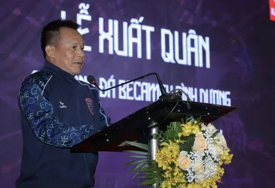 HLV Lư Đình Tuấn chia sẻ trong buổi lễ xuất quân (Ảnh: Internet) HLV Lư Đình Tuấn chia sẻ trong buổi lễ xuất quân (Ảnh: Internet)