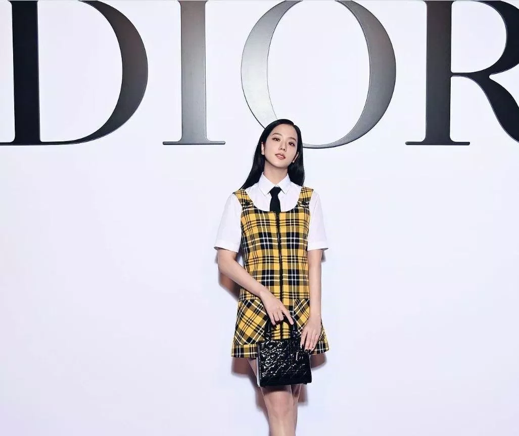 Jisoo luôn chiếm spotlight tại các sự kiện và show diễn thời trang của DIOR (Ảnh: Internet)