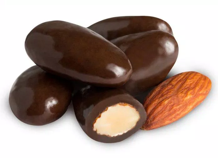 Kẹo socola phủ hạt ( Nguồn:internet)