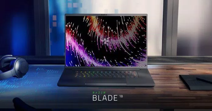 Laptop Razer Blade 18 có màn hình lớn (Ảnh: Internet)