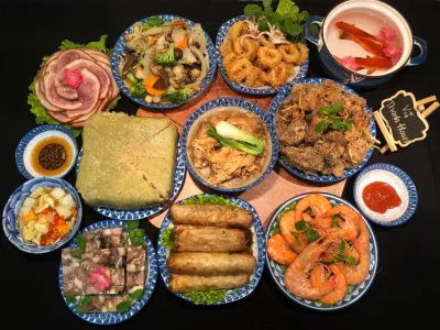 mâm cỗ cúng Ông Công Ông Táo (Nguồn Facebook: Vũ Thanh Hoan)
