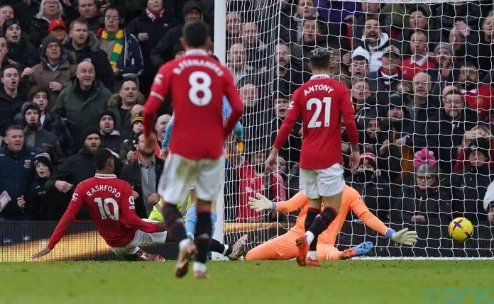 Rashford ấn định tỉ số 2-1 cho Man Utd khi trận đấu với Man City chỉ còn vài phút (Ảnh: Internet) Rashford ấn định tỉ số 2-1 cho Man Utd khi trận đấu với Man City chỉ còn vài phút (Ảnh: Internet)
