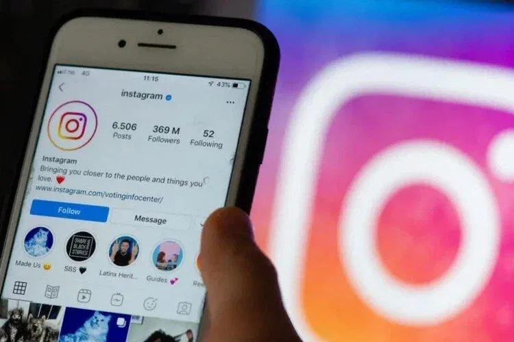 Instagram sắp xếp các bài đăng theo một thứ tự ưu tiên nhất định (Ảnh: Internet)