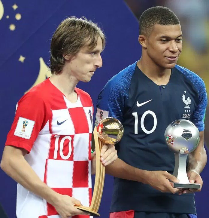 Với màn trình diễn ấn tượng khi cùng đội tuyển Pháp lên ngôi vô địch World Cup 2018, Mbappe trở thành cầu thủ trẻ xuất sắc nhất của giải đấu năm đó (Ảnh: Internet)