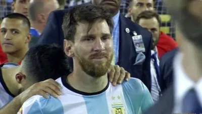 Messi tuyên bố giã từ đội tuyển quốc gia năm 2016 (Ảnh: Internet) Messi tuyên bố giã từ đội tuyển quốc gia năm 2016 (Ảnh: Internet)