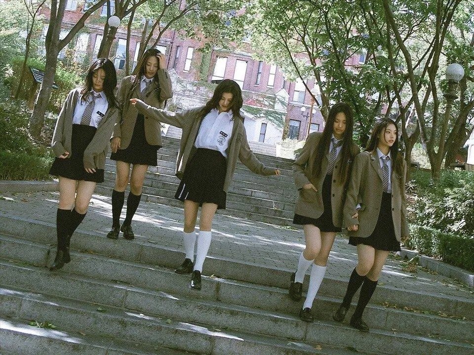 NewJeans comeback với album đơn đầu tiên và bài hát chủ đề OMG NewJeans comeback với album đơn đầu tiên và bài hát chủ đề OMG