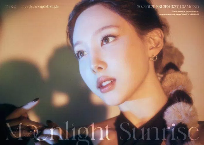 Ảnh: TWICE-Moonlight Sunrise