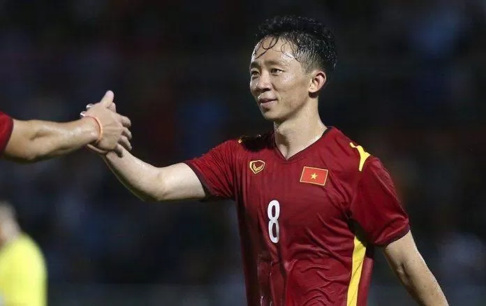 Ngọc Quang có bàn thắng đầu tiên trong kỳ AFF Cup đầu tiên của sự nghiêp. (ảnh Zing.vn)