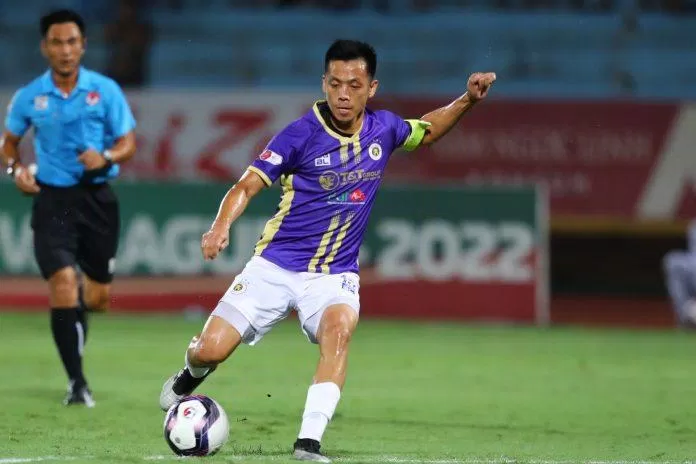 Văn Quyết là cầu thủ không thể thay thế trong đội hình của CLB Hà Nội - đội bóng đã lên ngôi vô địch V-League lẫn siêu cup quốc gia 2022 (Ảnh: Internet)