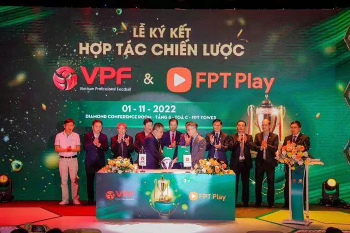 Giải Vô địch Quốc gia Night Wolf 2023 (Night Wolf V-League - 2023) là mùa giải đầu tiên FPT Play bắt tay cùng Công ty Cổ phần bóng đá chuyên nghiệp Việt Nam (VPF) tổ chức (Ảnh: Internet) Giải Vô địch Quốc gia Night Wolf 2023 (Night Wolf V-League - 2023) là mùa giải đầu tiên FPT Play bắt tay cùng Công ty Cổ phần bóng đá chuyên nghiệp Việt Nam (VPF) tổ chức (Ảnh: Internet)