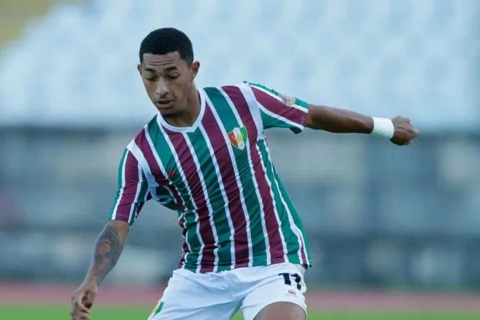 Paollo Madeira Oliveira sinh năm 1996, cao 1m89 và có quốc tịch Bồ Đào Nha (Ảnh: Internet) Paollo Madeira Oliveira sinh năm 1996, cao 1m89 và có quốc tịch Bồ Đào Nha (Ảnh: Internet)
