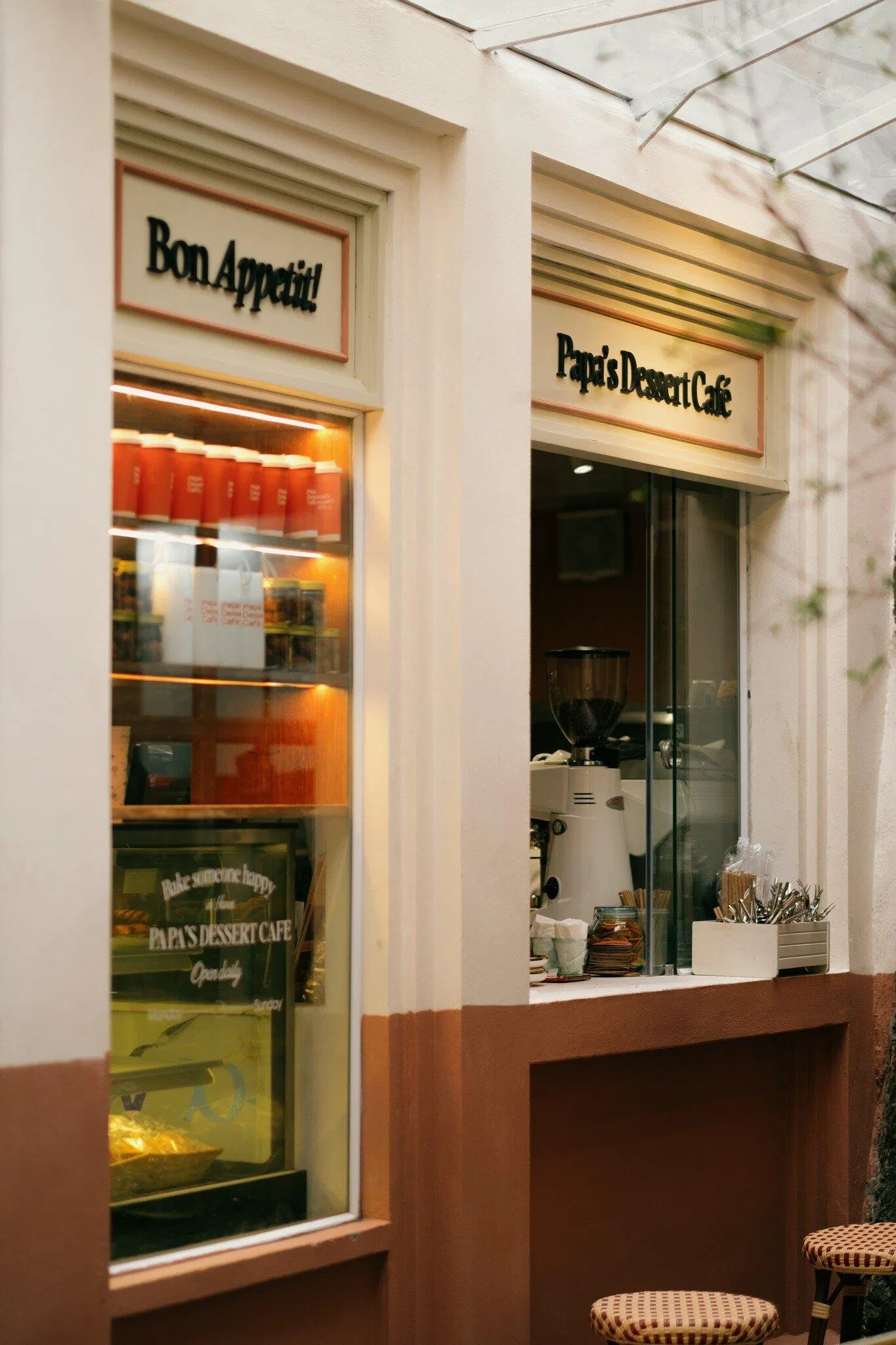 Papa's Dessert Coffee (Nguồn ảnh: Page Papa's Dessert Coffee) 10 quán cafe Hà Nội mở xuyên Tết 2023 cho bạn du xuân cùng bạn bè bạn bè Ban công cafe cafe Hà Nội coffee du xuân Hà Nội quán cafe quán cafe Hà Nội quán cafe hà nội mở xuyên tết 2023 quán cafe mở xuyên tết 2023 tết 2023