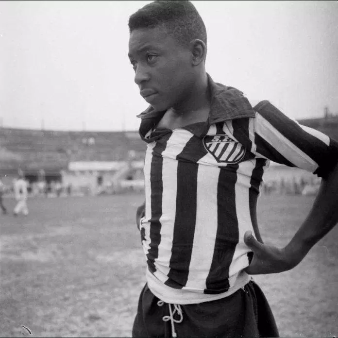 Pele gia nhập câu lạc bộ Santos khi chỉ mới 15 tuổi (Ảnh: Internet)