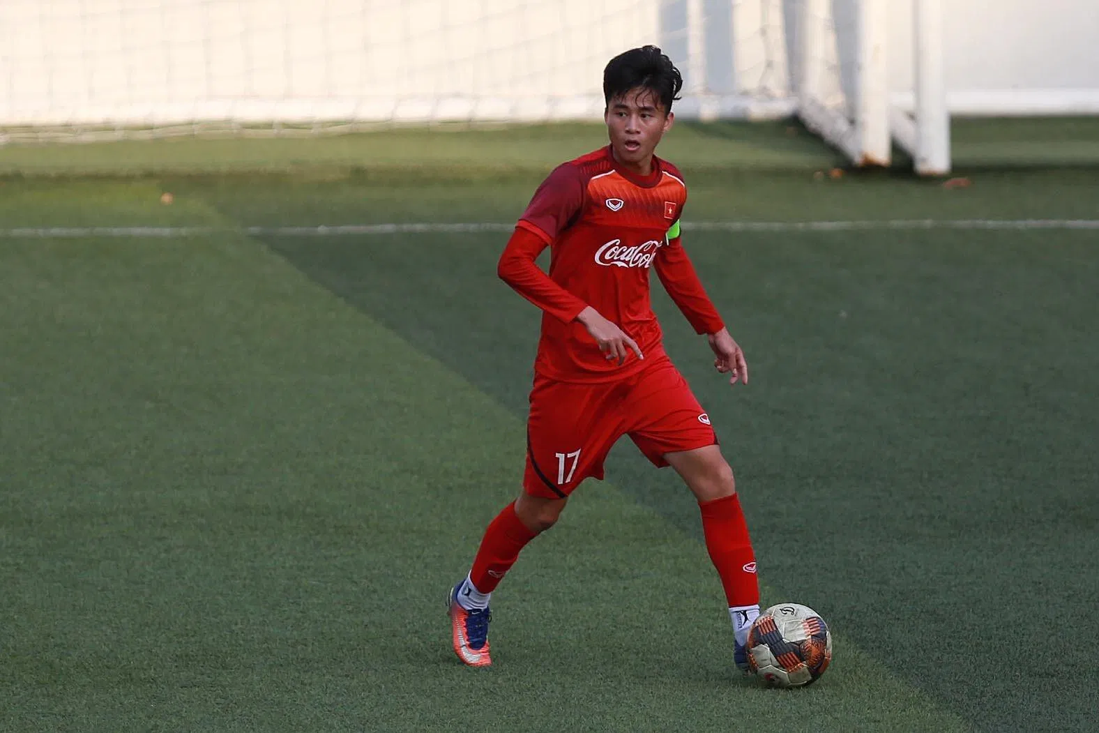 Cái mác "tài năng trẻ thế giới" đã làm thay đổi cuộc đời Phan Thanh Hậu (Ảnh: Internet) Cái mác "tài năng trẻ thế giới" đã làm thay đổi cuộc đời Phan Thanh Hậu (Ảnh: Internet)