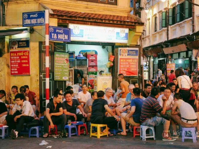 Phố Tạ Hiện sầm uất vào tối đêm (Nguồn: Internet) Phố Tạ Hiện sầm uất vào tối đêm (Nguồn: Internet)