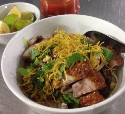 Phở Chua Gia Truyền Quyên