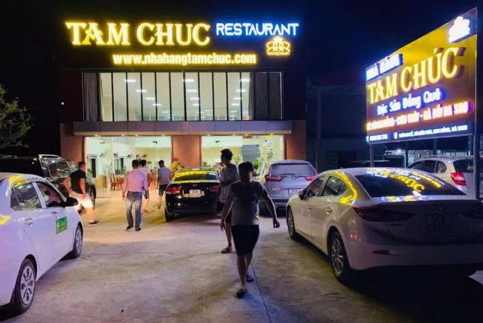 Không gian bên ngoài của nhà hàng. (Ảnh: Internet)