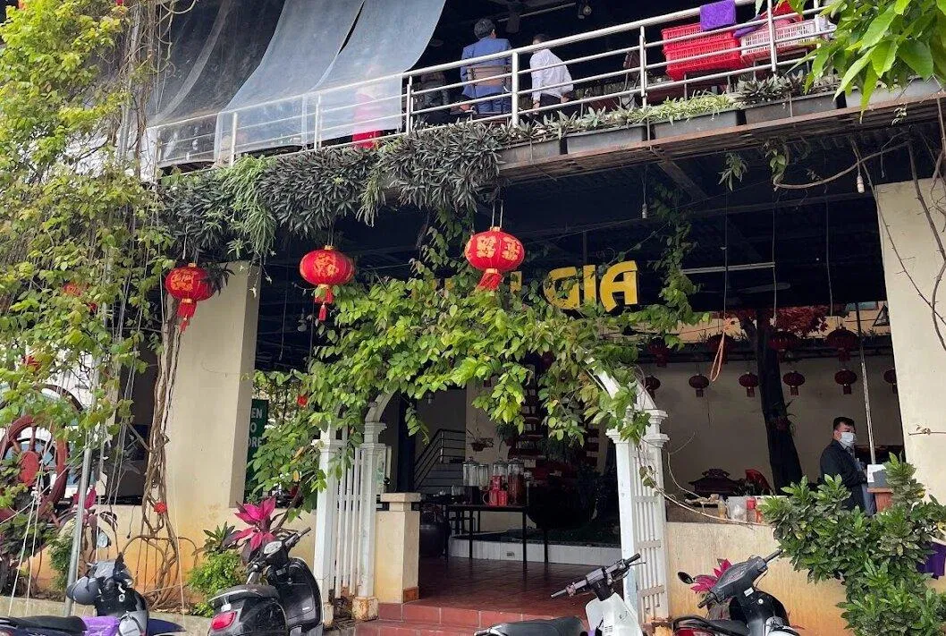Không gian bên ngoài của nhà hàng. (Ảnh: Internet)