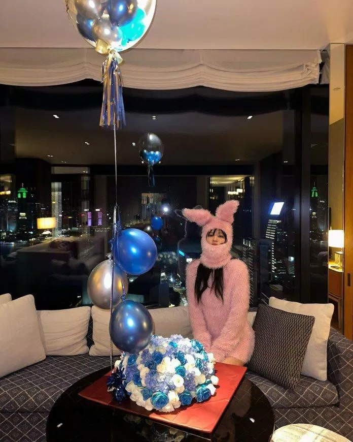 Chú thỏ hồng Jennie khiến fans xuýt xoa vì quá đáng yêu. (Ảnh: Internet) Chú thỏ hồng Jennie khiến fans xuýt xoa vì quá đáng yêu. (Ảnh: Internet)