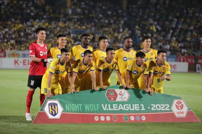 SLNA là đội bóng đầu tiên chính thức công bố danh sách cầu thủ dự mùa giải V-League 2023 (Ảnh: Internet)