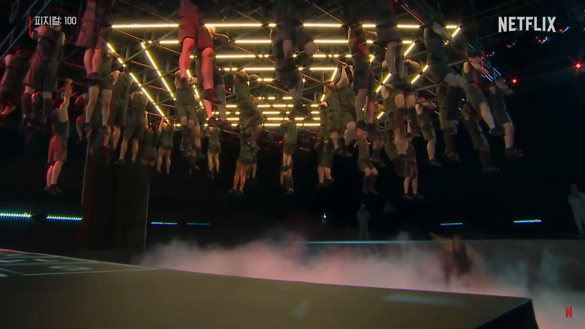 100 thí sinh của Physical: 100 bước vào thử thách đầu tiên cực căng (Ảnh: Netflix)