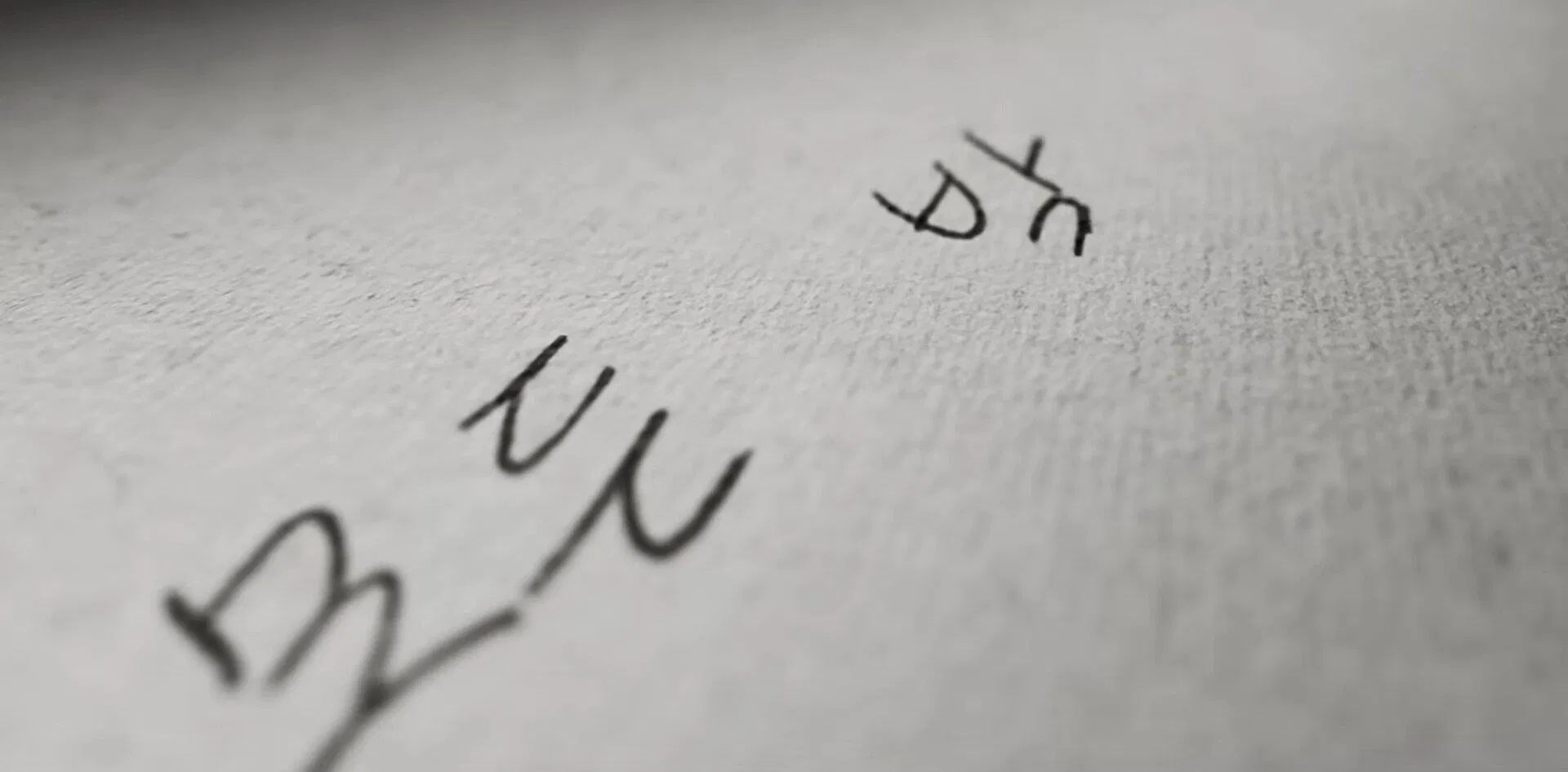 Khán giả nổi da gà với nội dung bức thư mà Moon Dong Eun dành cho Park Yeo Jin (Ảnh: Netflix)