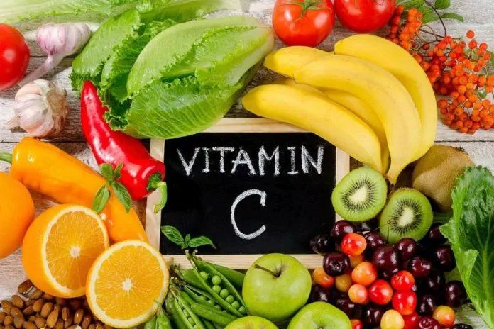 Bổ sung vitamin C từ các nguồn thực phẩm để nuôi dưỡng làn da từ bên trong (Ảnh: Internet)
