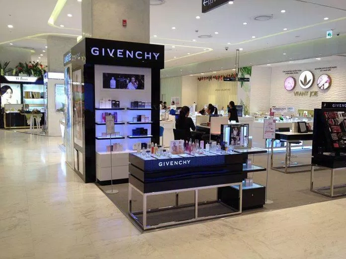 Cửa hàng của thương hiệu mỹ phẩm Givenchy Beauty (nguồn: internet)