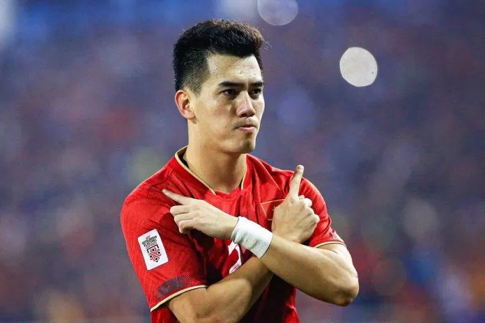 Người hâm mộ Việt Nam đang dần quen với phong cách ăn mừng của Tiến Linh mỗi khi anh có bàn thắng (Ảnh: Internet) Người hâm mộ Việt Nam đang dần quen với phong cách ăn mừng của Tiến Linh mỗi khi anh có bàn thắng (Ảnh: Internet)