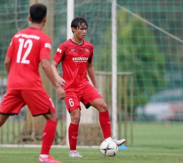 Tiêu Exal từng được HLV Park Hang-seo triệu tập lên đội U22 Việt Nam chuẩn bị cho SEA Games 30 (Ảnh: Internet) Tiêu Exal từng được HLV Park Hang-seo triệu tập lên đội U22 Việt Nam chuẩn bị cho SEA Games 30 (Ảnh: Internet)