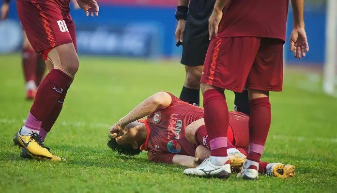 Đình Trọng gặp chấn thương khá nặng tại giải Thiên Long Tournament 2023 (Ảnh: Internet) Đình Trọng gặp chấn thương khá nặng tại giải Thiên Long Tournament 2023 (Ảnh: Internet)