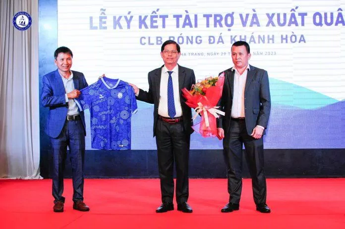 Trang phục thi đấu của CLB Khánh Hòa ở mùa giải 2023 (Ảnh: Internet) Trang phục thi đấu của CLB Khánh Hòa ở mùa giải 2023 (Ảnh: Internet)