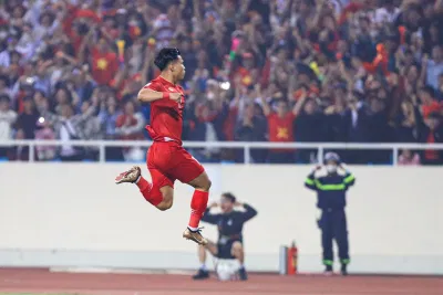 Văn Thanh ghi bàn gỡ hòa 2-2 cho ĐTVN (Ảnh: Internet) Văn Thanh ghi bàn gỡ hòa 2-2 cho ĐTVN (Ảnh: Internet)