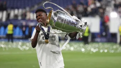 Vinicius Jr là tương lai của bóng đá thế giới xuất hiện trong danh sách đề cử của FIFA The Best 2022 (Ảnh: Internet) Vinicius Jr là tương lai của bóng đá thế giới xuất hiện trong danh sách đề cử của FIFA The Best 2022 (Ảnh: Internet)