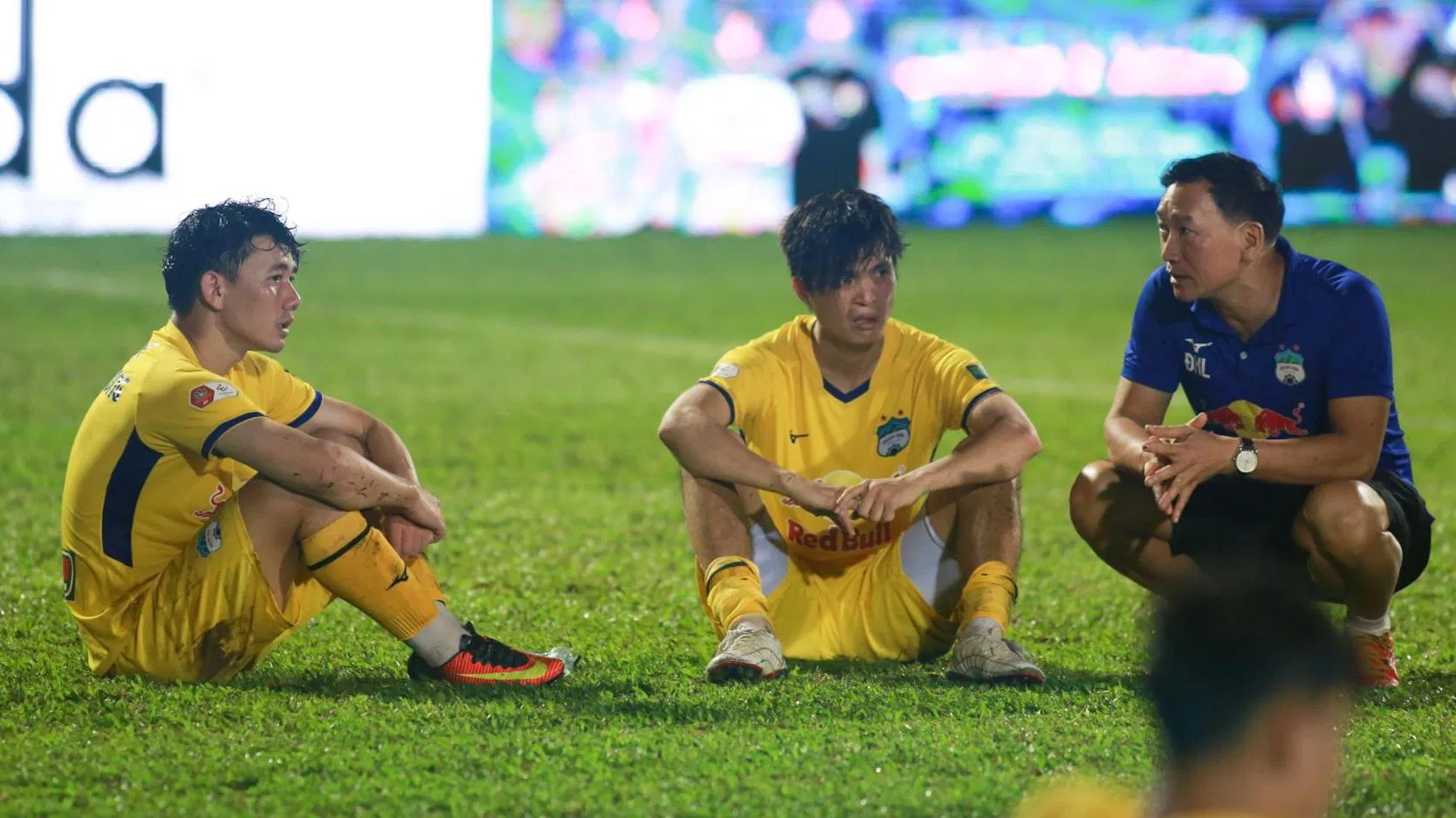 Minh Vương - Tuấn Anh: khoảng trống người ở lại (Ảnh: Internet) Minh Vương - Tuấn Anh: khoảng trống người ở lại (Ảnh: Internet)