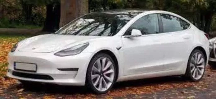 Mẫu xe Tesla Model 3 (Ảnh: Internet)