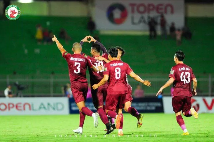 CLB Topenland Bình Định 1-0 CLB Becamex Bình Dương (Ảnh: Internet) CLB Topenland Bình Định 1-0 CLB Becamex Bình Dương (Ảnh: Internet)