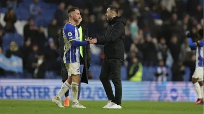 Kết quả này khiến Brighton của HLV Roberto De Zerbi rơi xuống 1 bậc trên bảng xếp hạng Premier League (Ảnh: Internet) Kết quả này khiến Brighton của HLV Roberto De Zerbi rơi xuống 1 bậc trên bảng xếp hạng Premier League (Ảnh: Internet)