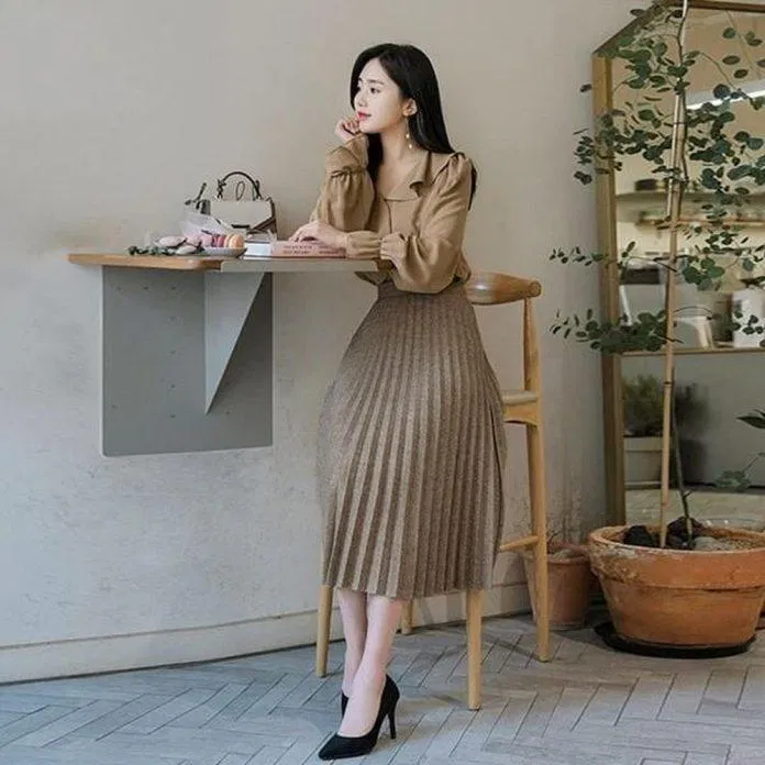 Khỏi sợ chê khi mặc chân váy xếp ly (Nguồn: internet) Khỏi sợ chê khi mặc chân váy xếp ly (Nguồn: internet)