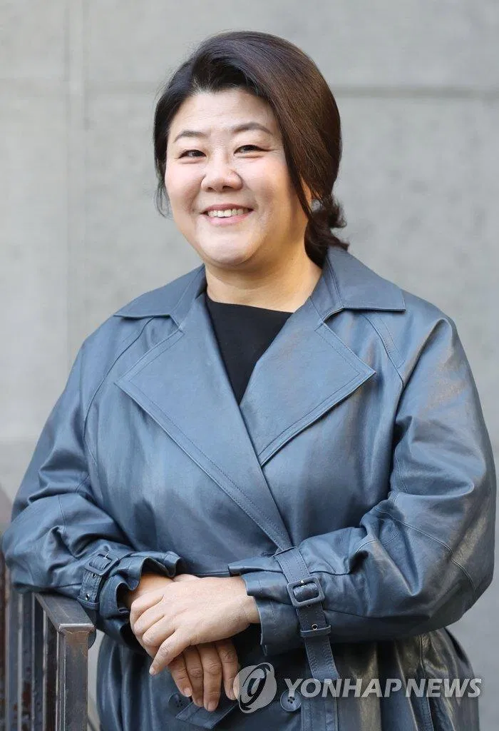 Cuối cùng, Yoon Bo Min, cựu cảnh sát trưởng, người không ngừng đào sâu vào các vụ án do Lee Jung Eun đảm nhận Cuối cùng, Yoon Bo Min, cựu cảnh sát trưởng, người không ngừng đào sâu vào các vụ án do Lee Jung Eun đảm nhận