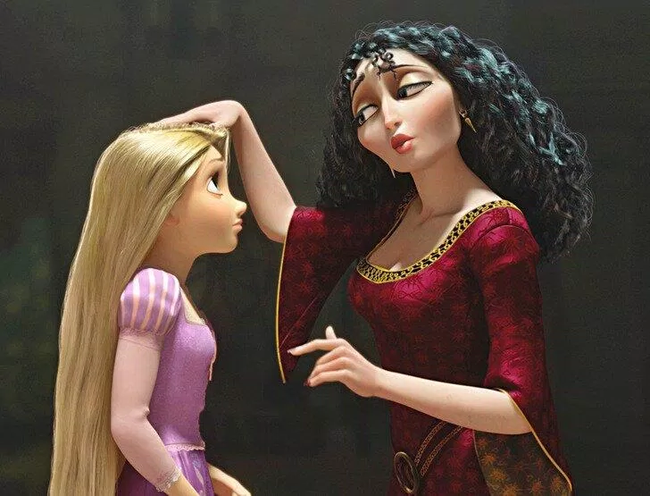 Mẹ Gothel trong Tangled(Ảnh: Internet)