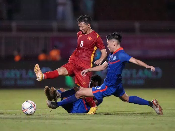 Ngọc Quang đã ghi được bàn thắng đầu tiên trong kỳ AFF Cup đầu tiên của sự nghiệp (Ảnh: Internet)