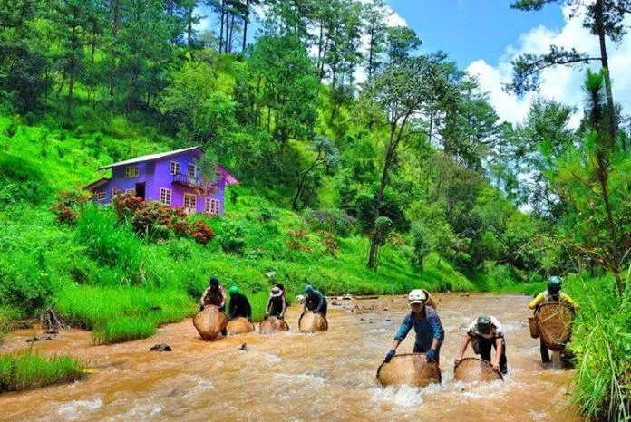 Câu cá ở làng Cù Lần thật vui nhộn! (Ảnh: Internet) Câu cá ở làng Cù Lần thật vui nhộn! (Ảnh: Internet)