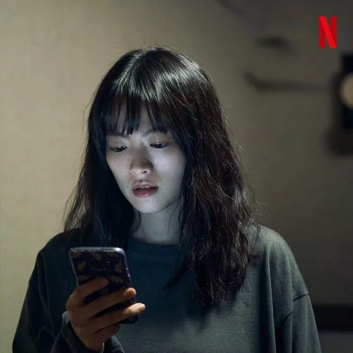 Chun Woo Hee trong vai Lee Na Mi là nạn nhân của (Ảnh: Netflix)