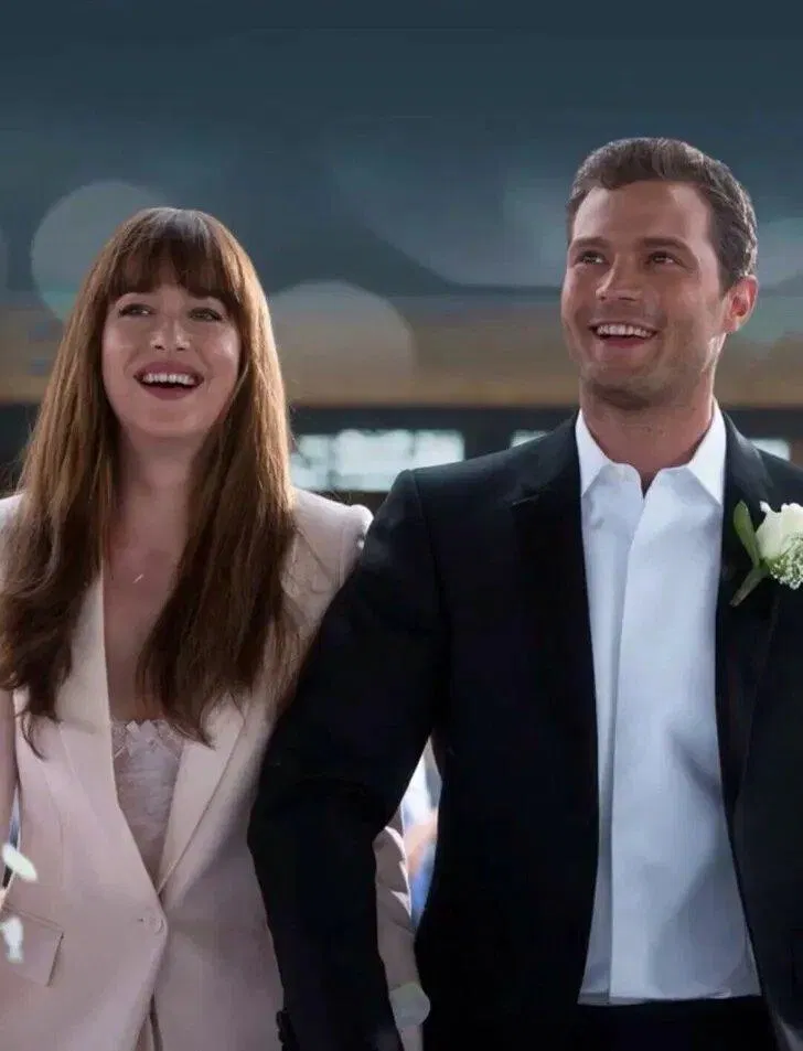 Christian và Anastasia trong Fifty Shades of Grey
