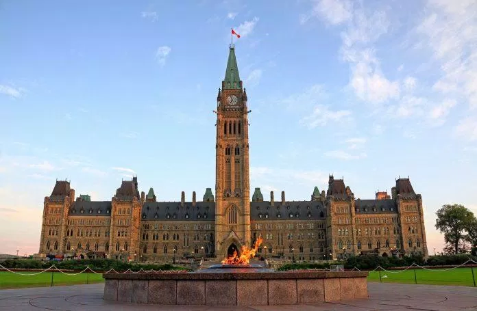 Đồi Quốc hội Ottawa (Ảnh: Internet) Đồi Quốc hội Ottawa (Ảnh: Internet)