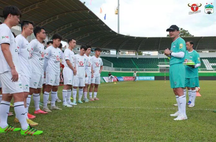CLB HAGL tiếp tục tham dự hay bỏ V-League 2023 (Ảnh: Internet) CLB HAGL tiếp tục tham dự hay bỏ V-League 2023 (Ảnh: Internet)