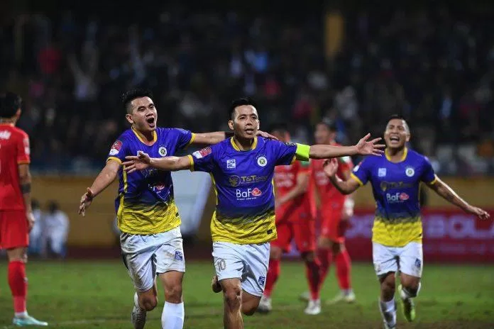 Văn Quyết tỏa sáng, CLB thắng 2-0 trong trận Derby thủ đô (Ảnh: Internet) Văn Quyết tỏa sáng, CLB thắng 2-0 trong trận Derby thủ đô (Ảnh: Internet)