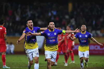 Văn Quyết tỏa sáng, CLB thắng 2-0 trong trận Derby thủ đô (Ảnh: Internet) Văn Quyết tỏa sáng, CLB thắng 2-0 trong trận Derby thủ đô (Ảnh: Internet)