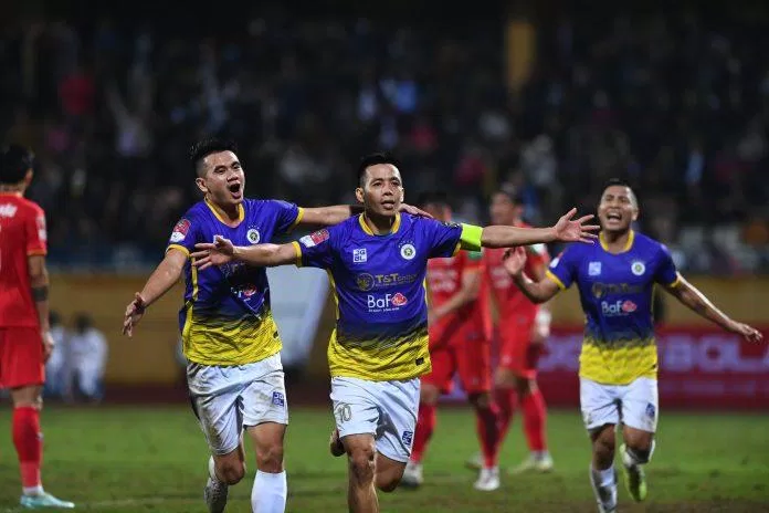 Văn Quyết tỏa sáng, CLB thắng 2-0 trong trận Derby thủ đô (Ảnh: Internet) Văn Quyết tỏa sáng, CLB thắng 2-0 trong trận Derby thủ đô (Ảnh: Internet)